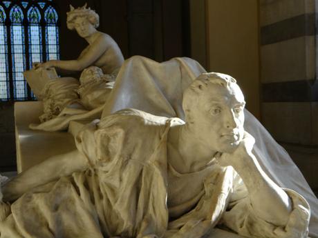 13 rincones especiales de Madrid recomendados por blogueros de viaje panteon-hombres-ilustres-madrid