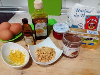 PASTEL DE CHOCOLATE, GUINDAS Y CACAHUETES PASTEL DE CHOCOLATE, GUINDAS Y CACAHUETES