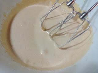 PASTEL DE CHOCOLATE, GUINDAS Y CACAHUETES PASTEL DE CHOCOLATE, GUINDAS Y CACAHUETES