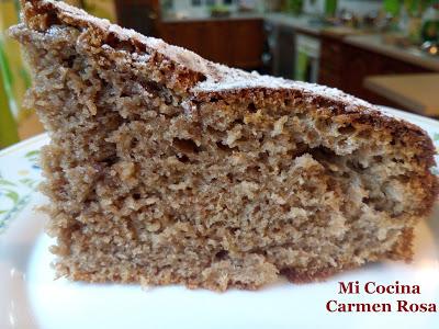 PASTEL DE CHOCOLATE, GUINDAS Y CACAHUETES PASTEL DE CHOCOLATE, GUINDAS Y CACAHUETES