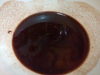 PASTEL DE CHOCOLATE, GUINDAS Y CACAHUETES PASTEL DE CHOCOLATE, GUINDAS Y CACAHUETES