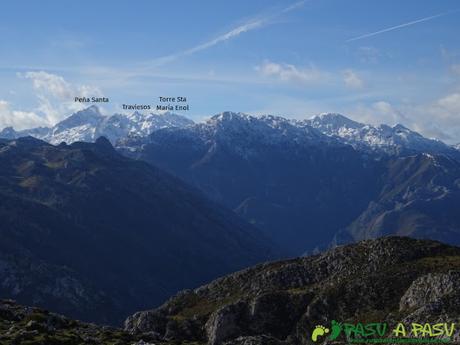 Sierra de Juan Robre: Vista del Cornión o Macizo Occidental de Picos de Europa