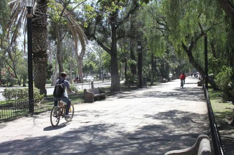 Bancas de cantera de la Calzada serán restauradas