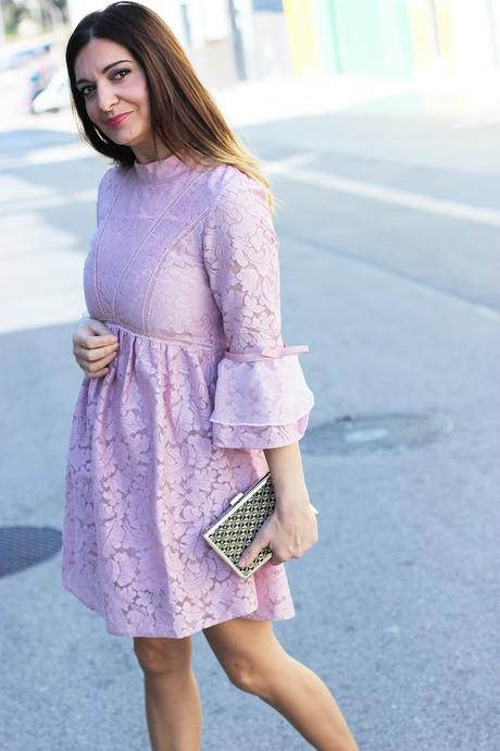 Vestido barroco con mangas trompeta de METISU Vestido barroco con mangas trompeta de METISU