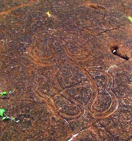 Petroglifos en Rapa Nui Petroglifos en Rapa Nui