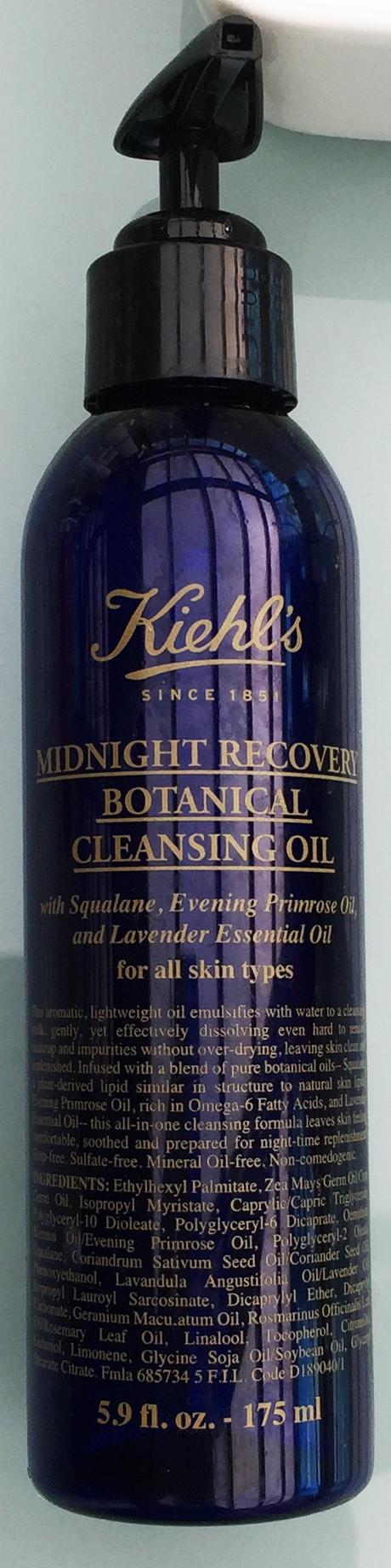 Esta limpiadora en aceite es de lo mejorcito que he probado hasta ahora en limpiadoras faciales. Probando Texturas de Productos para la Limpieza Facial.