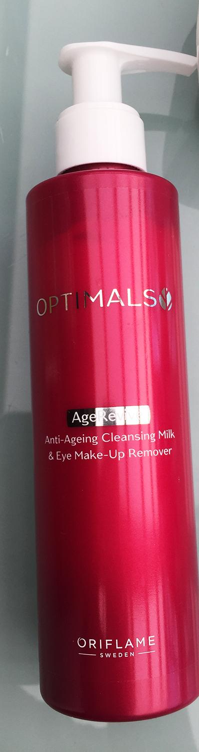 Esta leche limpiadora de Optimals me ha sorprendido gratamente. Probando Texturas de Productos para la Limpieza Facial.