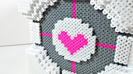 Portal | Cubo de compañia con Hamabeads