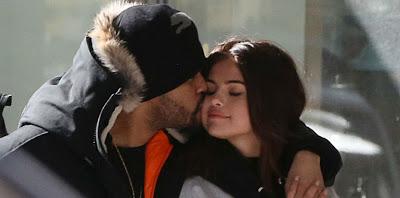 Selena Gómez interpreta Selena Gómez interpreta