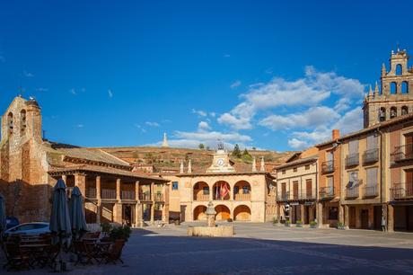 Ruta de los pueblos rojos de Segovia. Ayllón