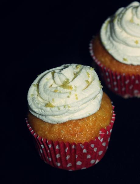 CUPCAKES DE LIMA LIMÓN CON MASCARPONE CUPCAKES DE LIMA LIMÓN CON MASCARPONE