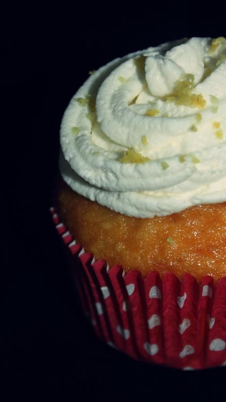 CUPCAKES DE LIMA LIMÓN CON MASCARPONE CUPCAKES DE LIMA LIMÓN CON MASCARPONE