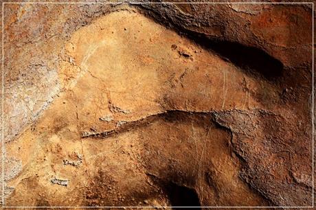 Grabados en la cueva de Atxurra-Berriatua