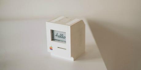 Un mini ordenador Macintosh hecho con LEGO que funciona de verdad