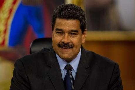 San Felix: Detienen a 5 personas por arrojarle objetos contundentes al presidente Maduro San Felix: Detienen a 5 personas por arrojarle objetos contundentes al presidente Maduro