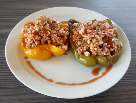 PIMIENTOS RELLENOS DE ARROZ Y POLLO PIMIENTOS RELLENOS DE ARROZ Y POLLO
