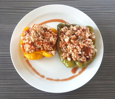PIMIENTOS RELLENOS DE ARROZ Y POLLO PIMIENTOS RELLENOS DE ARROZ Y POLLO