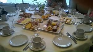 Color otoñal, té en el hotel Iruña, testeos argentinos