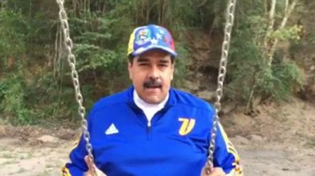 Maduro es viral en #Facebook por dar mensaje sobre un columpio (VIDEO) Maduro es viral en #Facebook por dar mensaje sobre un columpio (VIDEO)