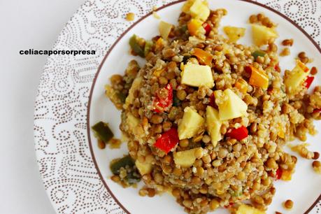 LENTEJAS CON QUINOA, VERDURAS Y MANZANA ROJA