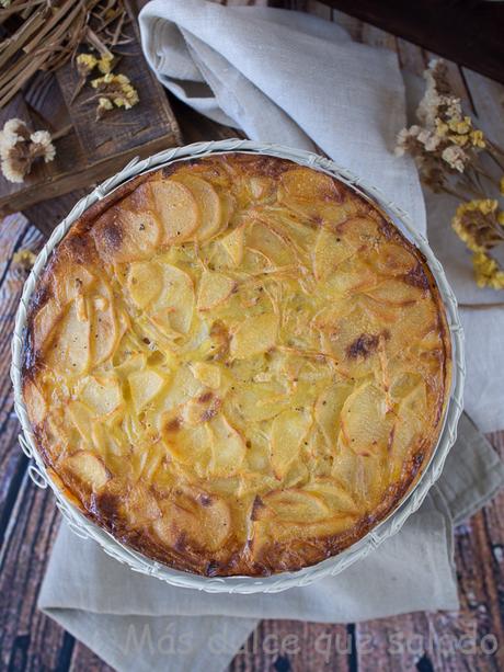 Pastel de patata relleno de jamón y queso