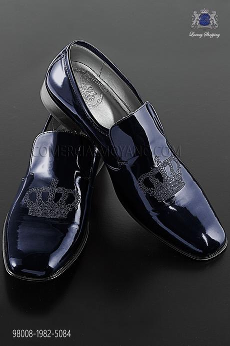 http://www.comercialmoyano.com/es/456-zapatos-slipper-charol-azul-bordados-98008-1982-5084-ottavio-nuccio-gala.html