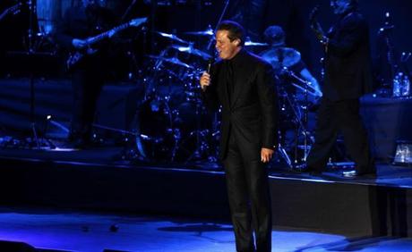Juez emite orden de detención contra Luis Miguel (@LMXLM) #Mexico Juez emite orden de detención contra Luis Miguel (@LMXLM) #Mexico