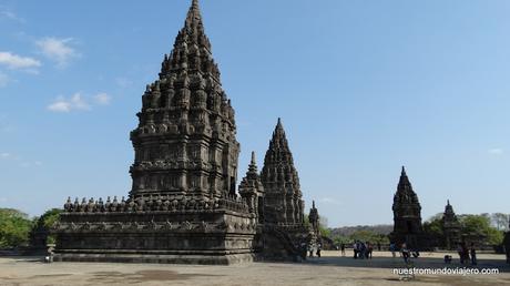 Prambanan; los templos hinduistas y Candi Sewu Prambanan; los templos hinduistas y Candi Sewu