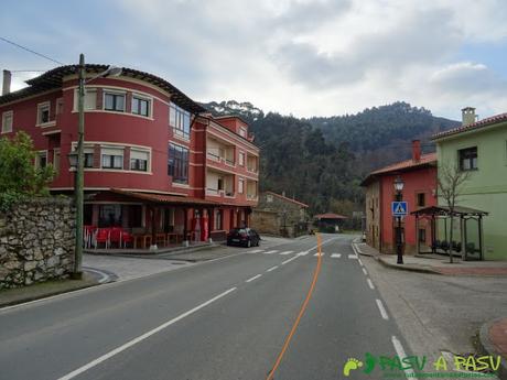 Ruta al PIEDRA REDONDA, PICO GOBIA y LA FORQUITA desde PRADO por la BIESCONA Ruta al Pico Gobia y La Forquita: Prado, capital de Caravia
