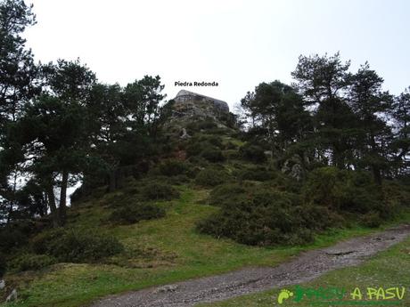 Ruta al PIEDRA REDONDA, PICO GOBIA y LA FORQUITA desde PRADO por la BIESCONA Ruta al Pico Gobia y La Forquita: Vista de Piedra Redonda