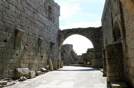 Belmonte, la razón de que Brasil hable portugués Interior del Castillo de Belmonte Portugal