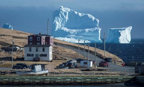 Impresionante iceberg que apareció en las costas de Canada