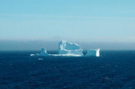 Impresionante iceberg que apareció en las costas de Canada