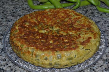 Tortilla de habas tiernas y cebolleta