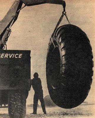 Neumático gigante