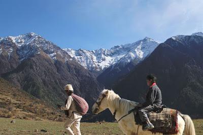 Kalo Pothi, un pueblo de Nepal. ¿Donde está la gallina de mi amigo? Kalo Pothi, un pueblo de Nepal. ¿Donde está la gallina de mi amigo?