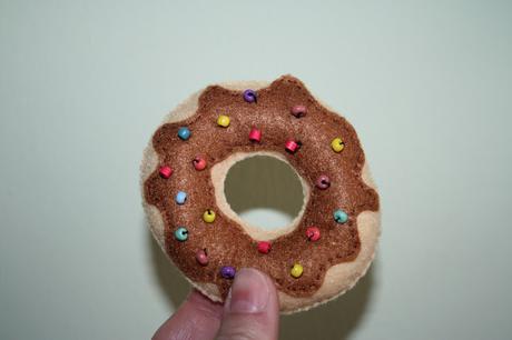 Diy: como hacer un alfiletero donut Diy: como hacer un alfiletero donut
