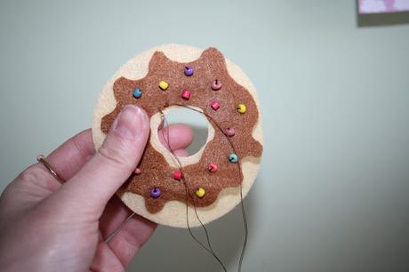 Diy: como hacer un alfiletero donut Diy: como hacer un alfiletero donut