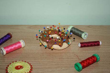 Diy: como hacer un alfiletero donut Diy: como hacer un alfiletero donut