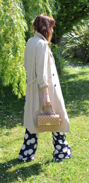 MIS LOOKS - MONO Y TRENCH DE PUNTO Y APARTE