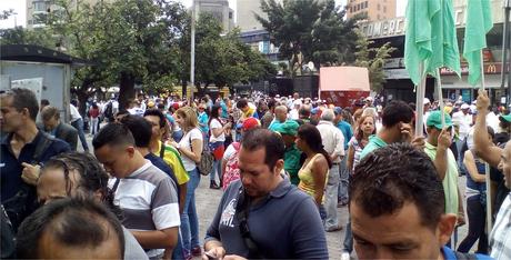 Pocos opositores se han sumado al Plantón #Venezuela (FOTOS DIFERENTES PUNTOS)