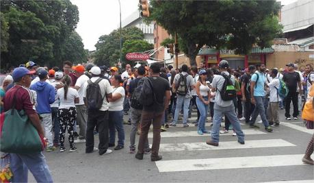 Pocos opositores se han sumado al Plantón #Venezuela (FOTOS DIFERENTES PUNTOS)