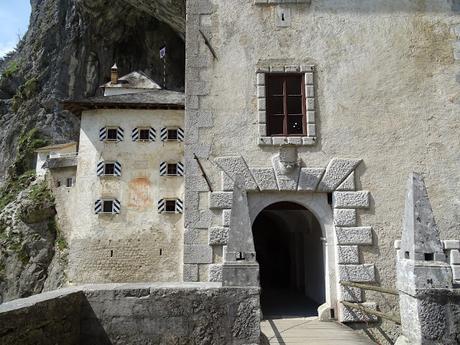 ESLOVENIA: EL CASTILLO DE PREDJAMA