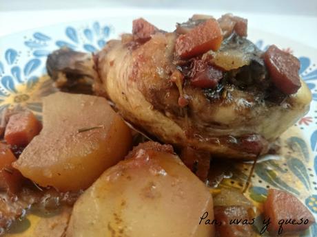 Pollo al vino tinto (tradicional o Crock-Pot) Pollo al vino tinto (tradicional o Crock-Pot)