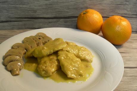 Pechuga de pollo con salsa de naranja a la pimienta Pechuga de pollo con salsa de naranja a la pimienta