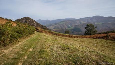 Por el valle de Baztán rodeando el monte Azkar y atravesando el Argandoita Por el valle de Baztán rodeando el monte Azkar y atravesando el Argandoita