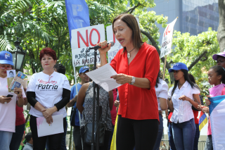 Venezuela: Mujeres revolucionarias alzaron su voz contra la injerencia en Tribuna Antiimperialista