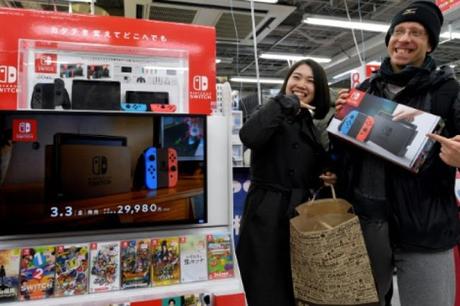 #Nintendo espera vender 10 millones de #consolas #Switch en un año #Nintendo espera vender 10 millones de #consolas #Switch en un año