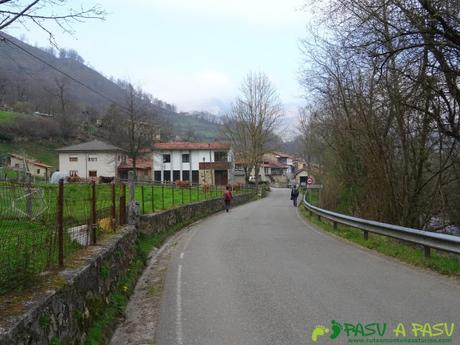 Ruta Sierra del Crespón: Entrando en Villamorei