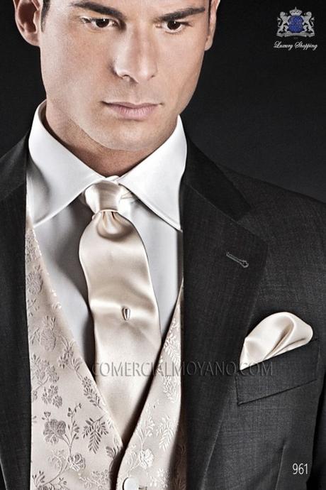 http://www.comercialmoyano.com/es/1160-corbata-y-panuelo-crudo-de-raso-56502-2640-1000-ottavio-nuccio-gala.html